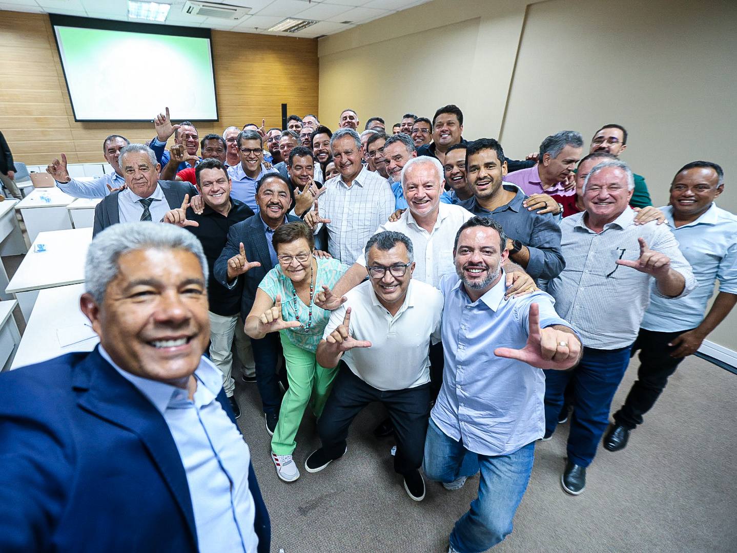 ​14 prefeitos do Norte da Bahia reafirmam apoio a Jerônimo, Rui, Wagner e Lula