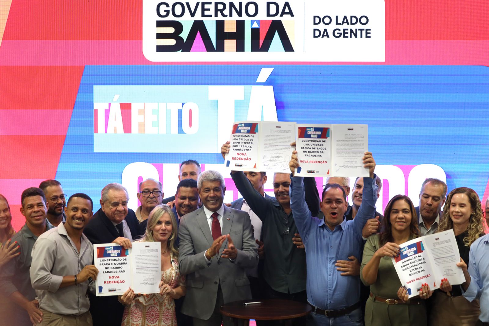 ​Mais de R$ 200 milhões em investimentos são anunciados para 14 municípios do interior baiano