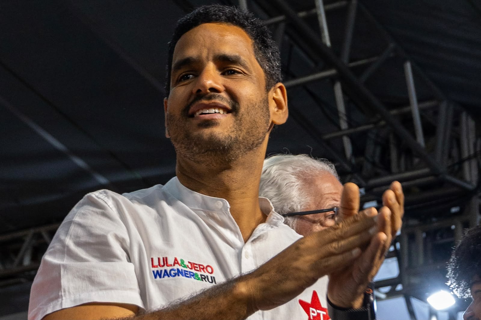 ​Tássio Brito critica uso da Prefeitura de Salvador para abrigar aliados de ACM Neto: "A política deles é cuidar dos amigos, não do povo"