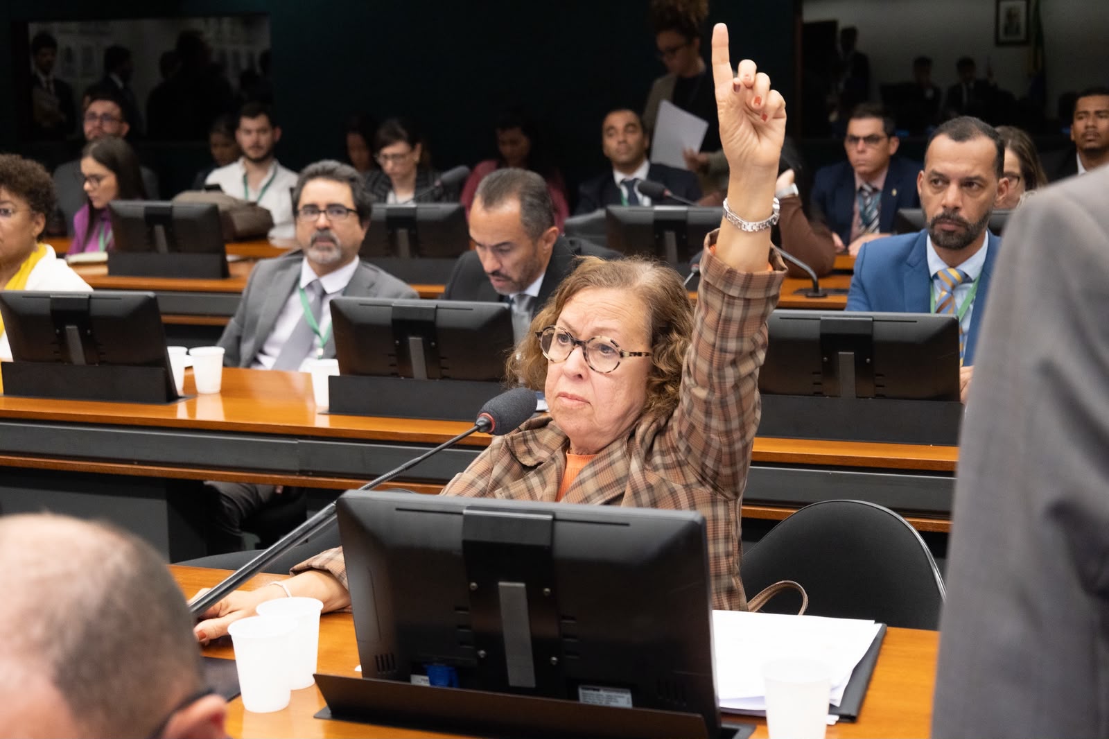​Lídice diz que “provão baiano” proposto por ACM Neto é “espuma marqueteira”: “o governo já faz muito mais”