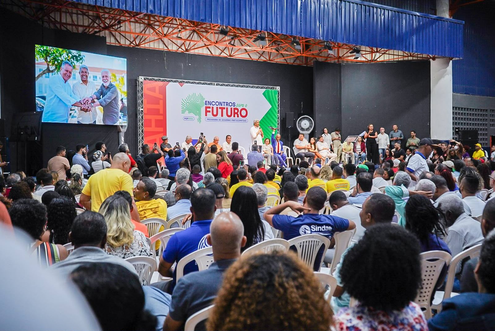 ​Jerônimo demonstra força e reúne lideranças de Salvador
