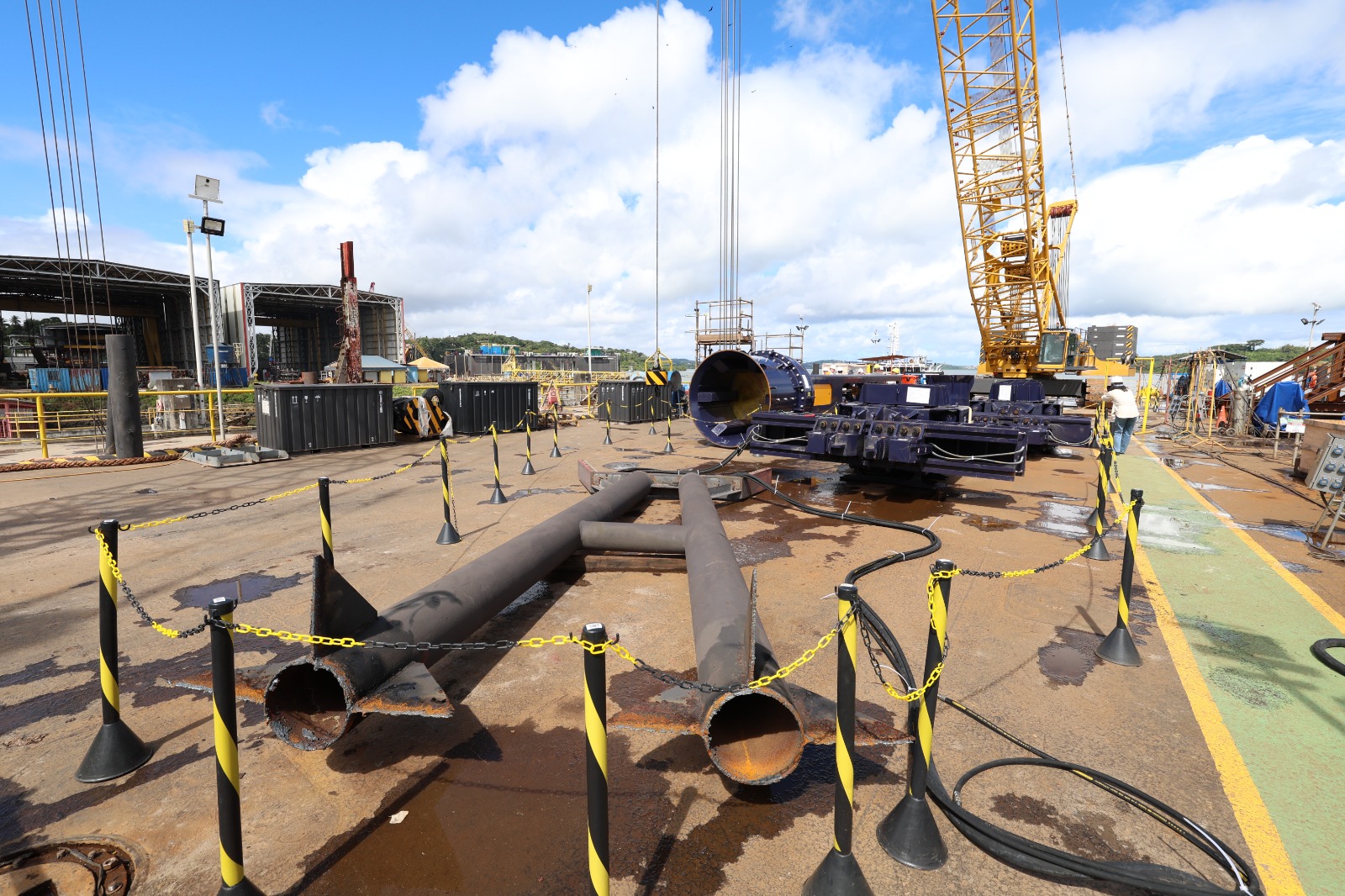 Montagem de equipamentos para construção da Ponte Salvador-Itaparica avança em estaleiro baiano