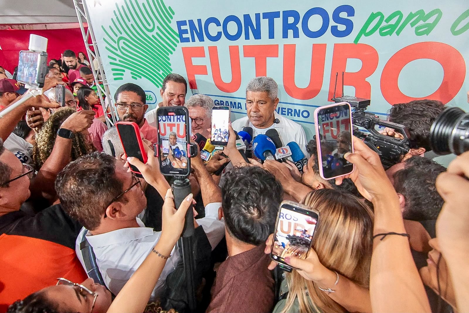 ​Jerônimo detona jogo duplo de ACM Neto: “Usando a imagem do Lula, mas é o anti-Lula”