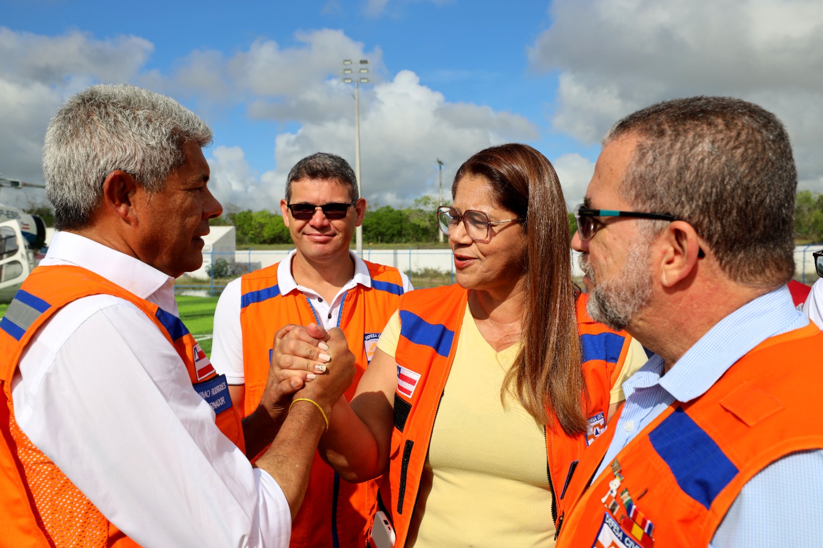 ​Governo do Estado reforça assistência após fortes chuvas e entrega equipamentos de saúde e defesa civil em Araci