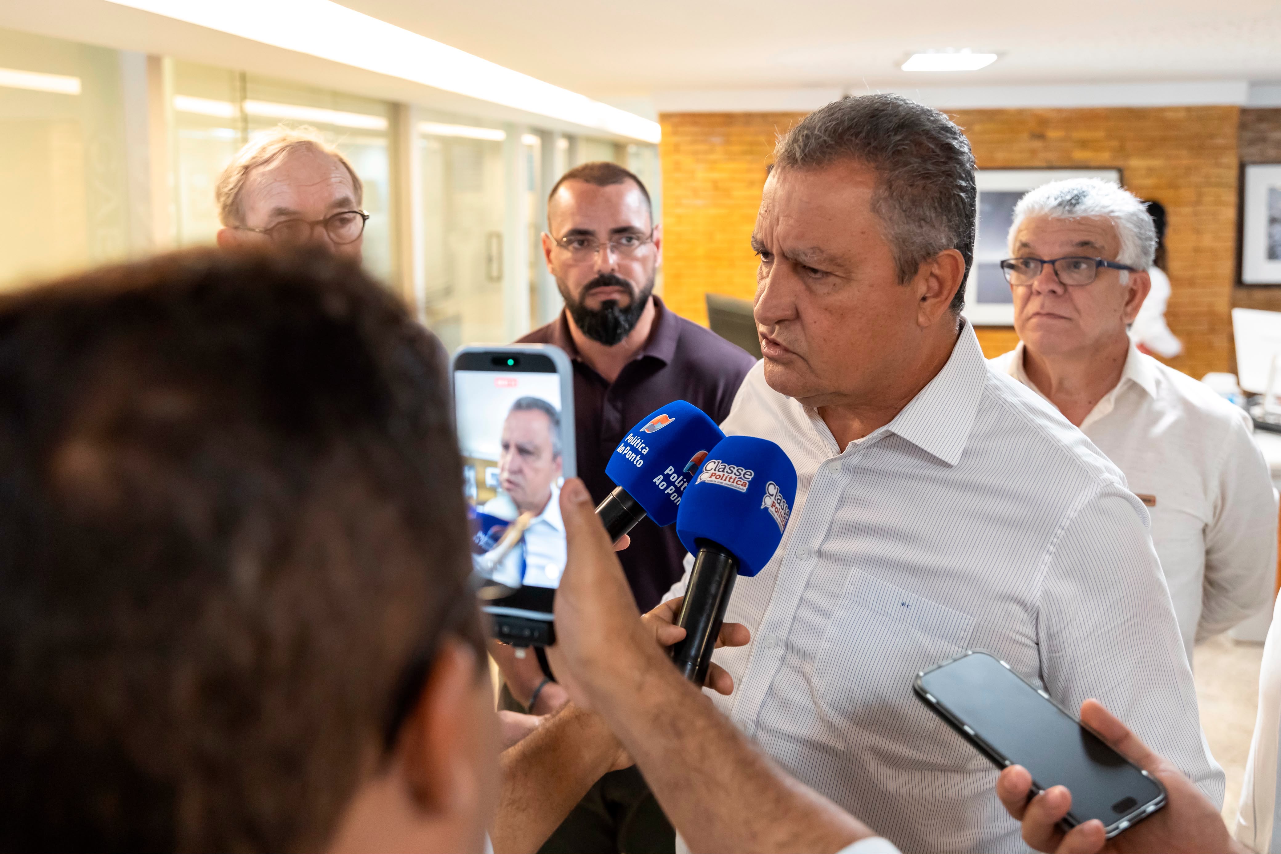 ​Rui Costa critica “tanto faz” de ACM Neto sobre disputa presidencial: “parece candidato fake”