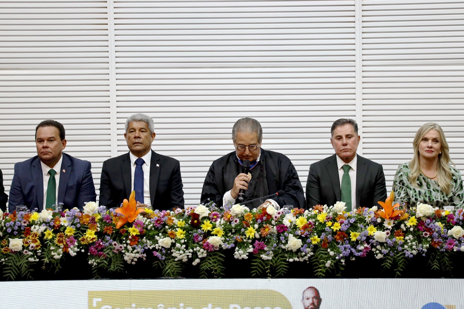 ​Governador destaca papel da Justiça Eleitoral durante posse da nova presidência do TRE-BA