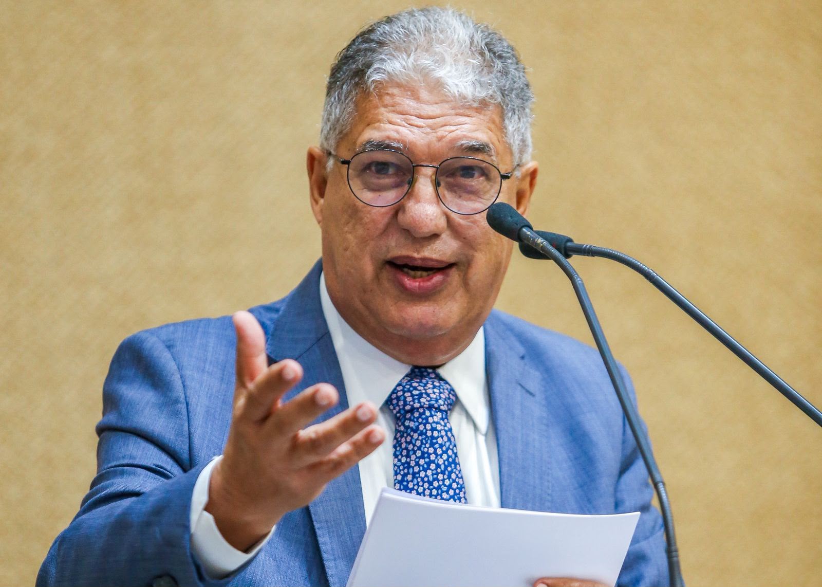 ​"Perdido e sem propostas, ACM Neto apresenta projetos que já existem como se fossem inéditos", ironiza deputado