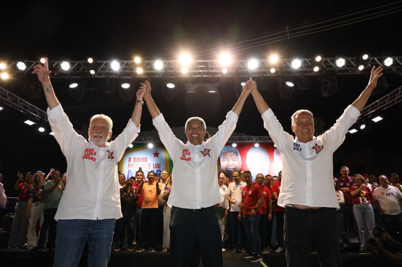 ​“A Bahia não pode andar para trás”, afirma Jaques Wagner no primeiro comício da campanha de Jerônimo