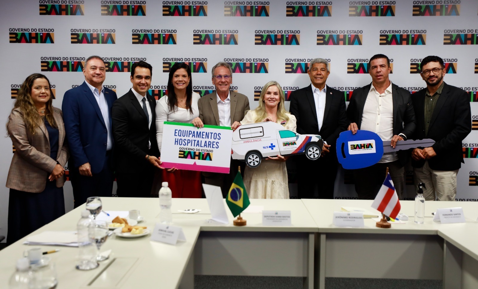 ​Reunião com prefeito de Dom Basílio trata de abastecimento de água e garante novos investimentos do Governo da Bahia