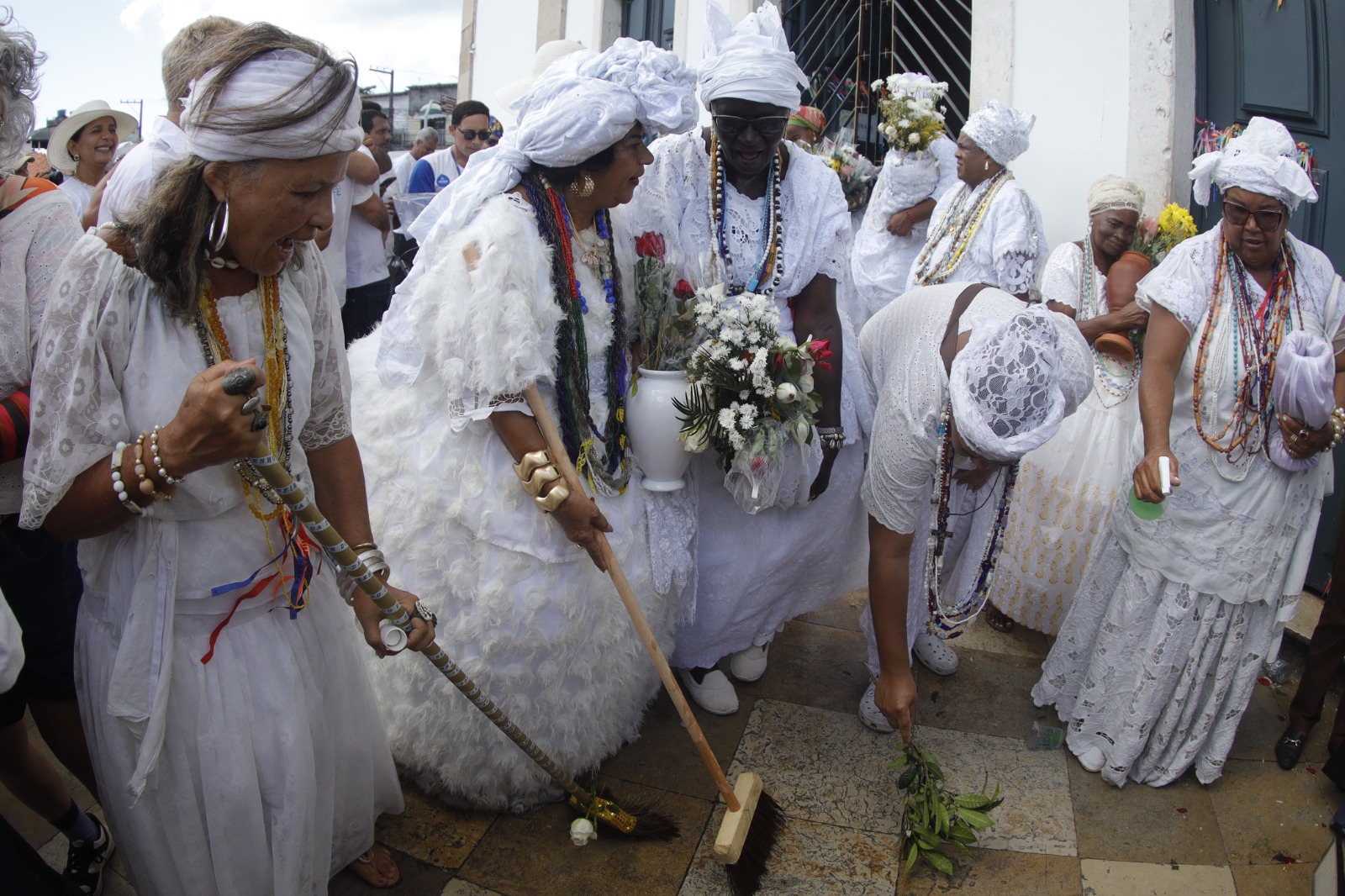 ​Governador celebra a fé e tradição baiana na chegada à Basílica do Senhor do Bonfim