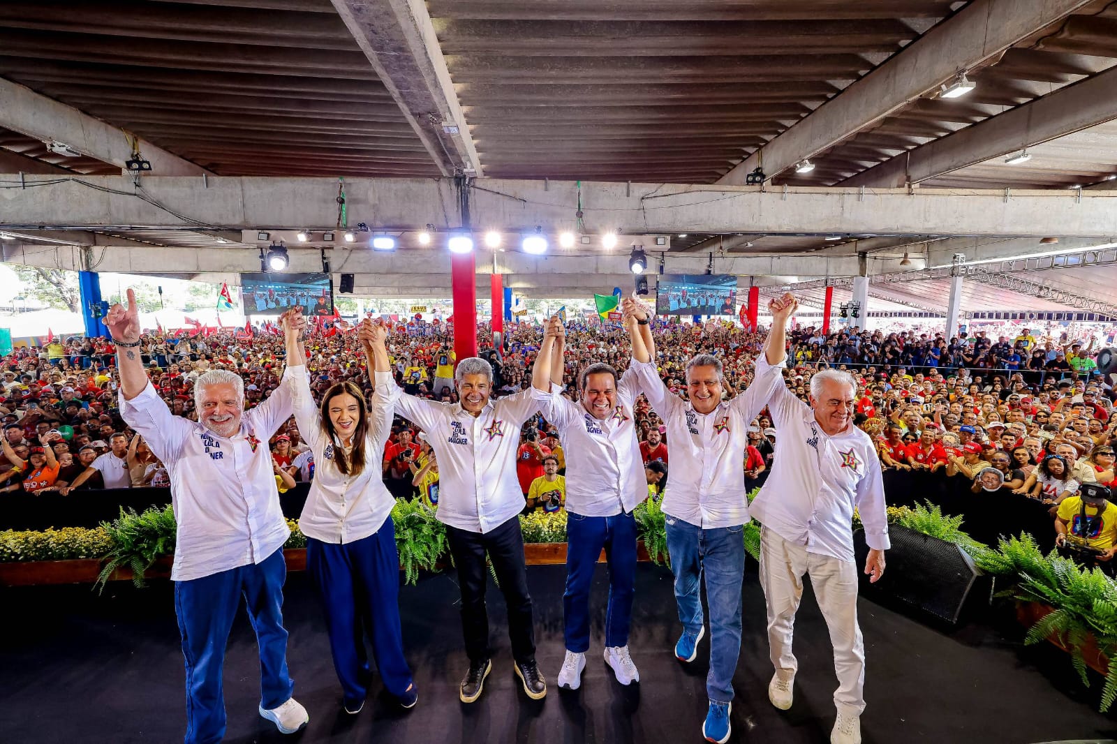 ​Convenção de Jerônimo reúne mais de 30 mil pessoas e mostra a grande força do time de Lula na Bahia