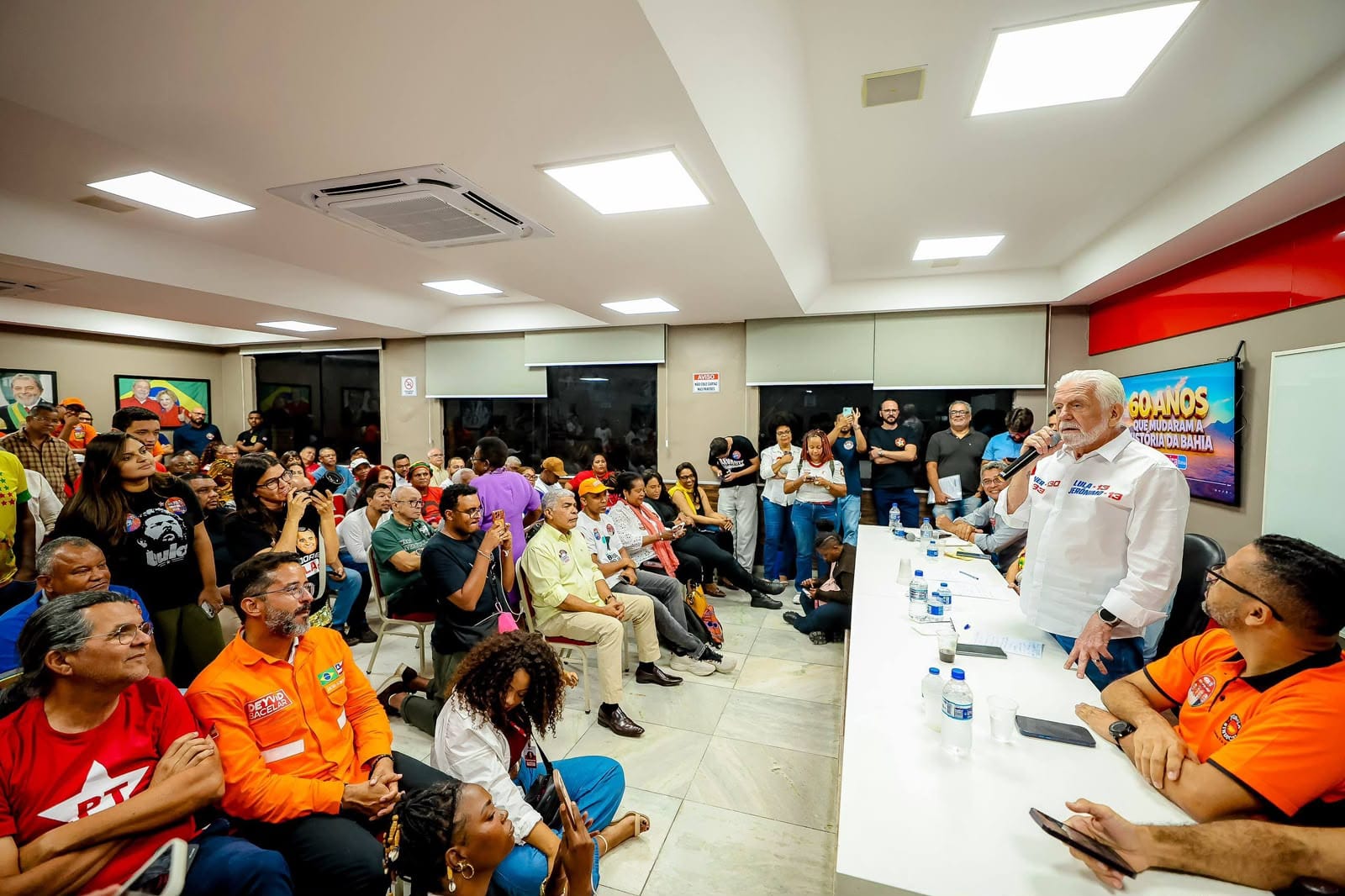 ​Wagner celebra avanço da PEC 6x1 no Senado e atribui vitória ao “grito das ruas”